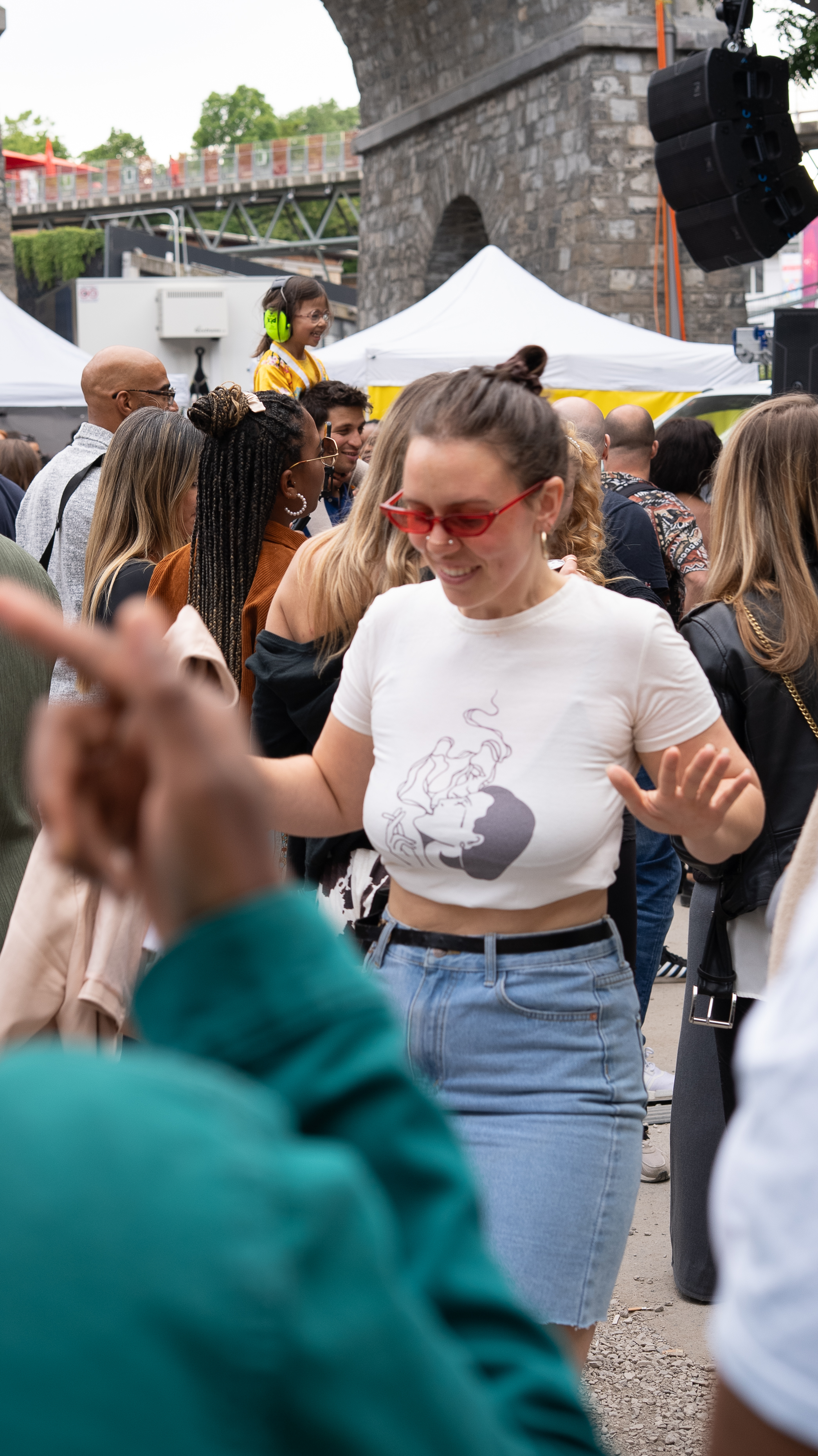 Dancing Chick