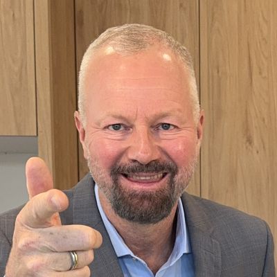 Tobias Engel