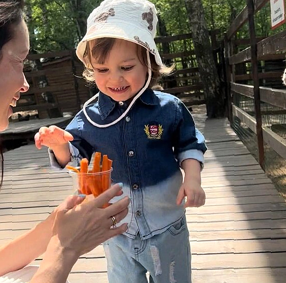 Ирина и Артем проводят время вместе