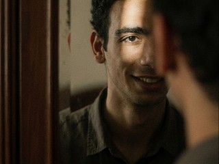 Dark Reflection – برومبت الصور والتصميم احترافي