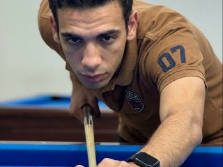 play – برومبت الصور والتصميم احترافي