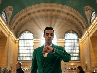 Timeless Grand Central – برومبت الصور والتصميم احترافي