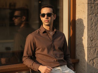 Golden Cafe Editorial – برومبت الصور والتصميم احترافي