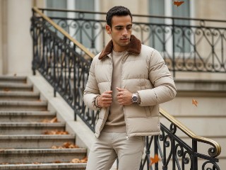 Autumn Stair Elegance – برومبت الصور والتصميم احترافي