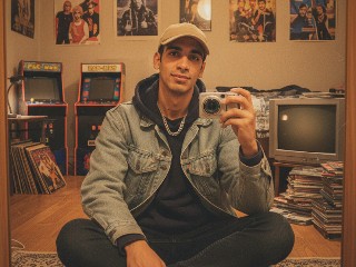 Y2K Bedroom Vibe – برومبت الصور والتصميم احترافي