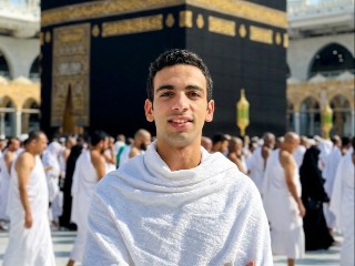 Sacred Kaaba Presence – برومبت الصور والتصميم احترافي