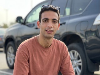 Terracotta Street Calm – برومبت الصور والتصميم احترافي