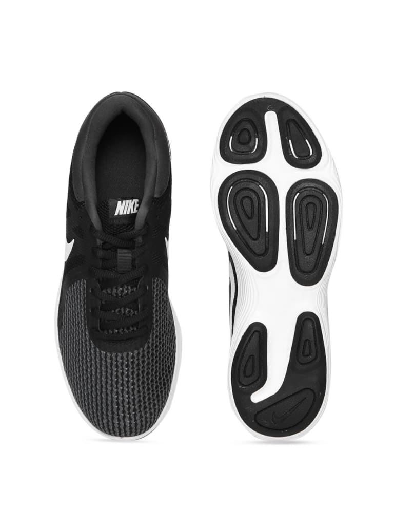 Nike Black and white women running shoe | Running Women Shoes Style