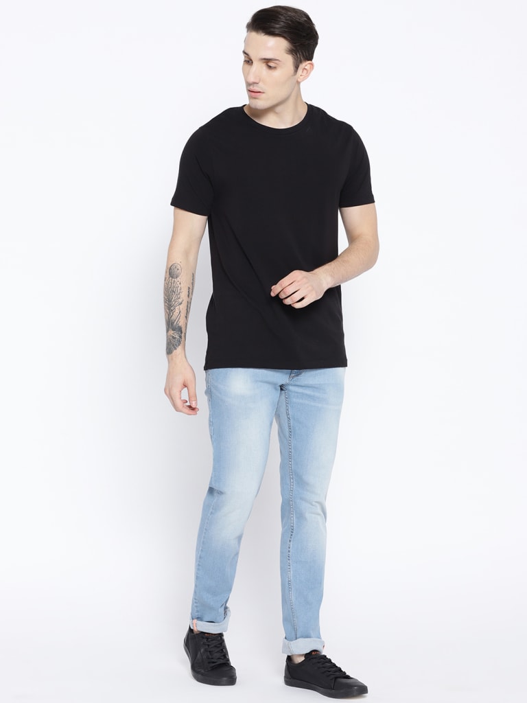 Black Shirt And Sky Blue Jeans Combination Dress Combination With