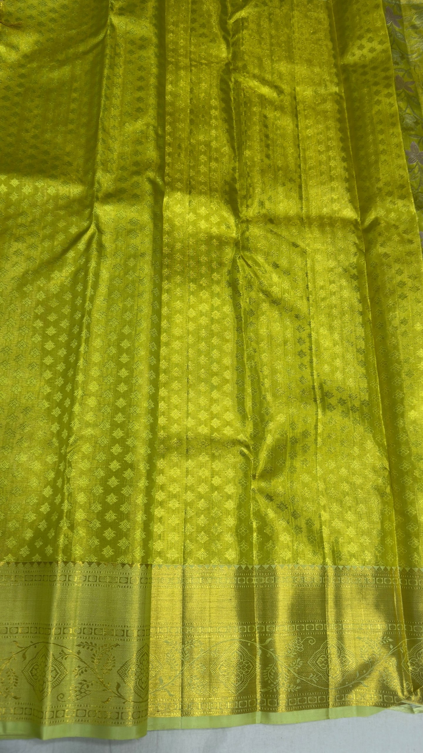 Pure Kanjivaram Silk Saree – Olive Green Antique Gold Floral view 3 - Rangam Saradha Silks