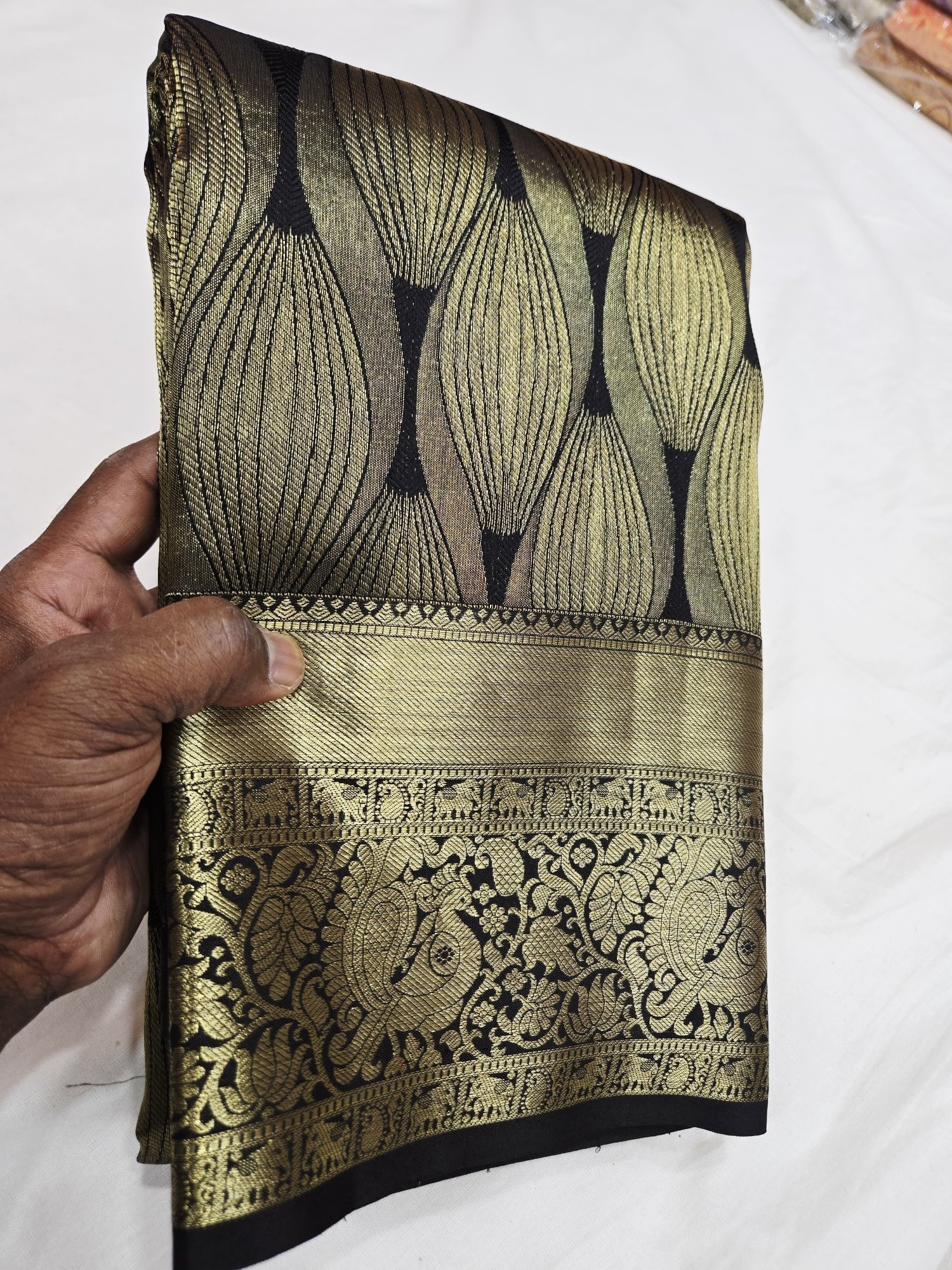 Pure Kanjivaram Silk Saree – Black Antique Gold view 2 - Rangam Saradha Silks