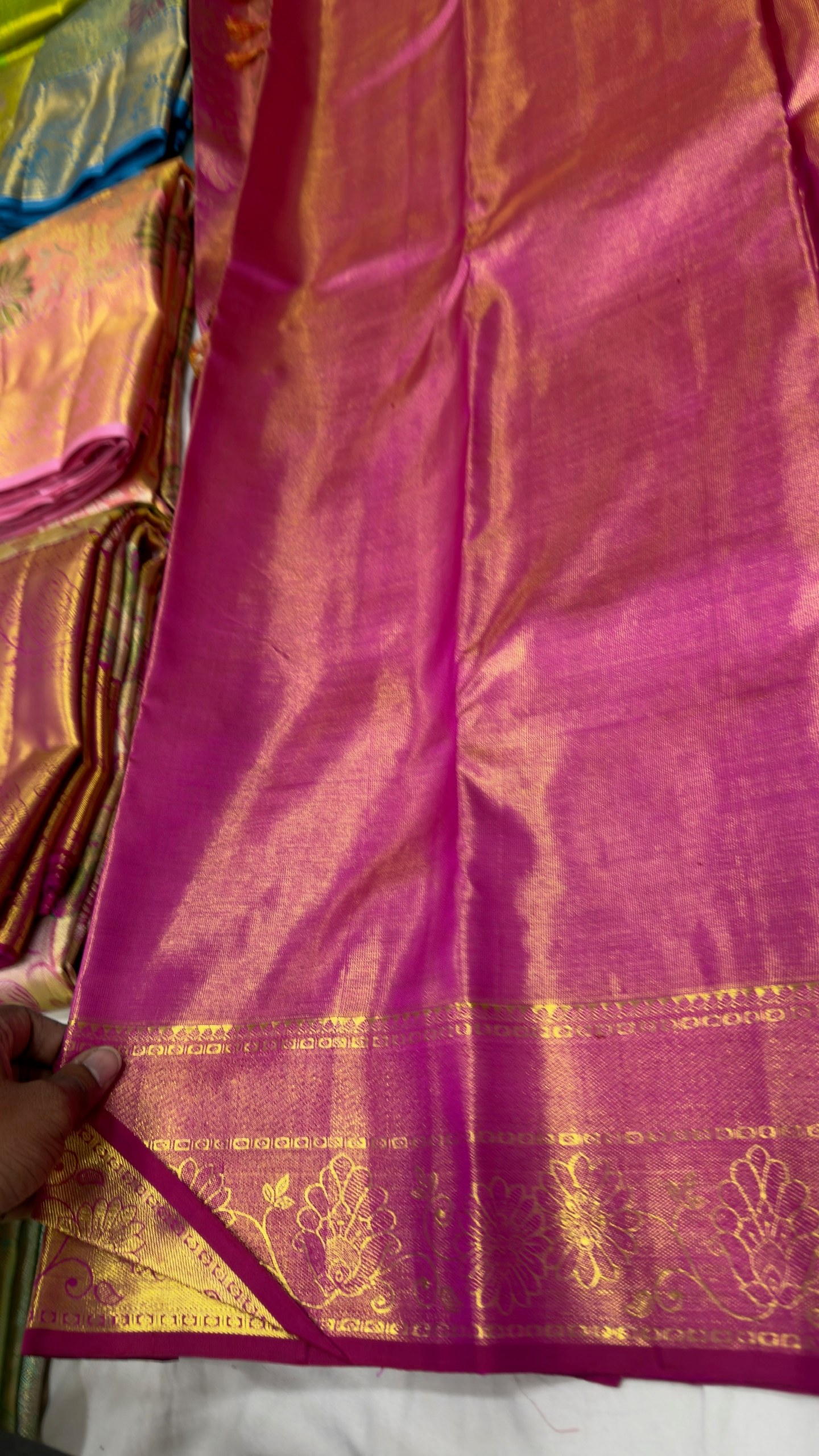 Pure Kanjivaram Silk Saree – Wine Magenta Antique Gold Rose Floral view 6 - Rangam Saradha Silks