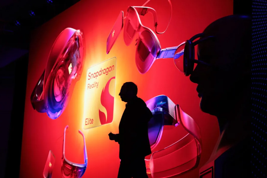 Robo firefighters, holographic assistants and universal remotes: Inside the Augmented World Expo