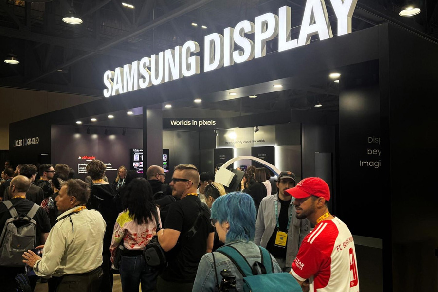 Samsung Display showcases OLEDoS innovation at AWE USA 2025