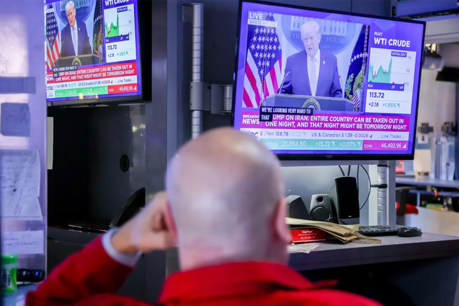 SpaceX rally continues, Dow’s new record, Fox buys Roku and more in Morning Squawk