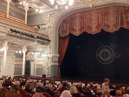 Школьная литературная программа и театр. Возобновление традиций