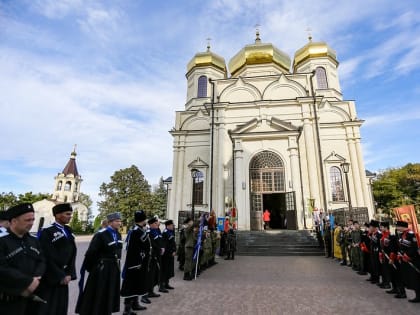 Накануне праздника Воздвижения Креста Господня в Ставрополе прошел крестный ход