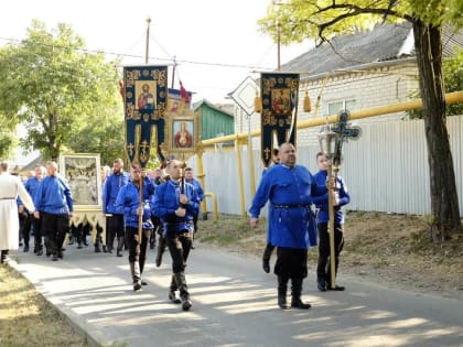 Традиционный Успенский крестный ход прошел в поселке Горячеводском