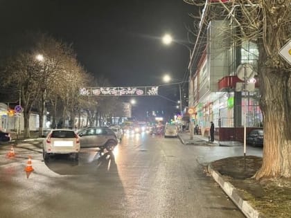 Пожилой водитель и пассажирка легковушки пострадали в ДТП в Кисловодске