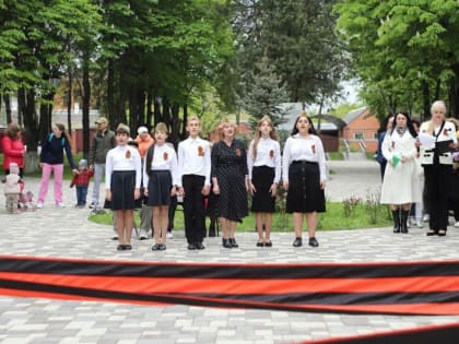 На спортплощадке обновленного сквера Победы в Горячеводске прошла городская спартакиада