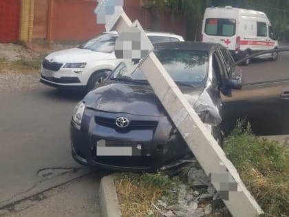 В Ставрополе водитель въехал в столб из-за плохого самочувствия