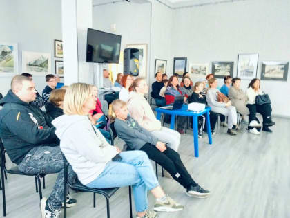 Птицы Кавказских Минеральных вод: уникальный взгляд на зимнее поведение зимородка