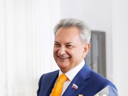 Поздравление депутата Думы Ставропольского края, академика Российской академии наук, профессора Владимира Ивановича Трухачева с Международным женским днем