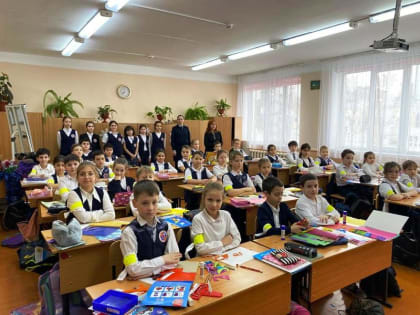 Школьники Пятигорска на уроках труда своими руками создают тканевые световозвращатели