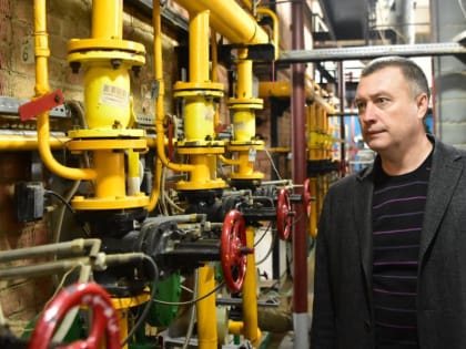 Глава Буденновского округа Андрей Соколов проверил работу ресурсоснабжающих организаций, отвечающих за подачу тепла в дома прикумчан