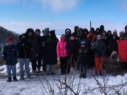 286 участников, 1401 метров высоты: уникальное восхождение на Бештау в Год защитника Отечества!