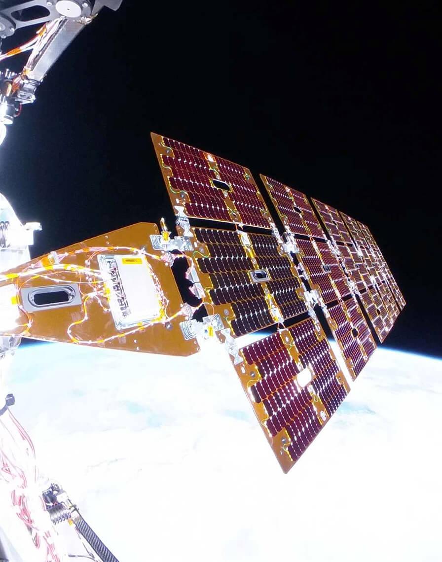 Rescue Spacecraft LINK Falters in Orbit as Swift's Reentry Clock Ticks
