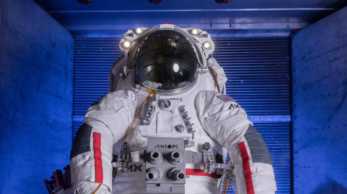 NASA Opts for Simpler "Sortie Suit" to Speed Lunar Return