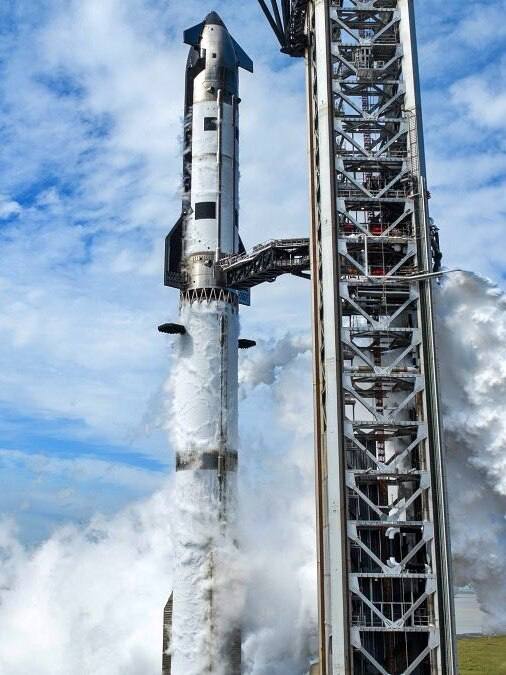 SpaceX Pairs Booster 22 and Ship 42 at Massey's for Flight 15 Cryo Testing
