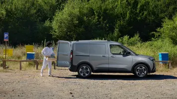 Ford Transit Courier åben varerum