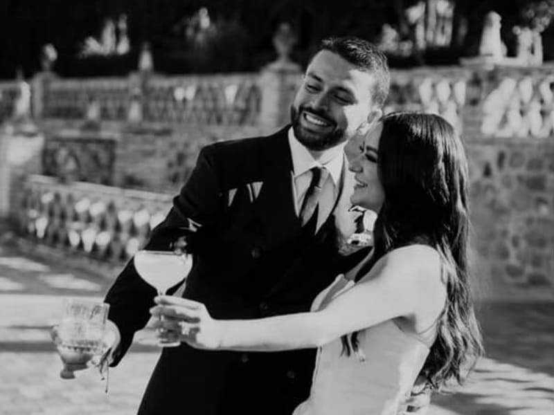 Por Qué Elegir Coctelería en Tu Boda: La Diferencia que Marca un Servicio Premium - Portada artículo Debussion