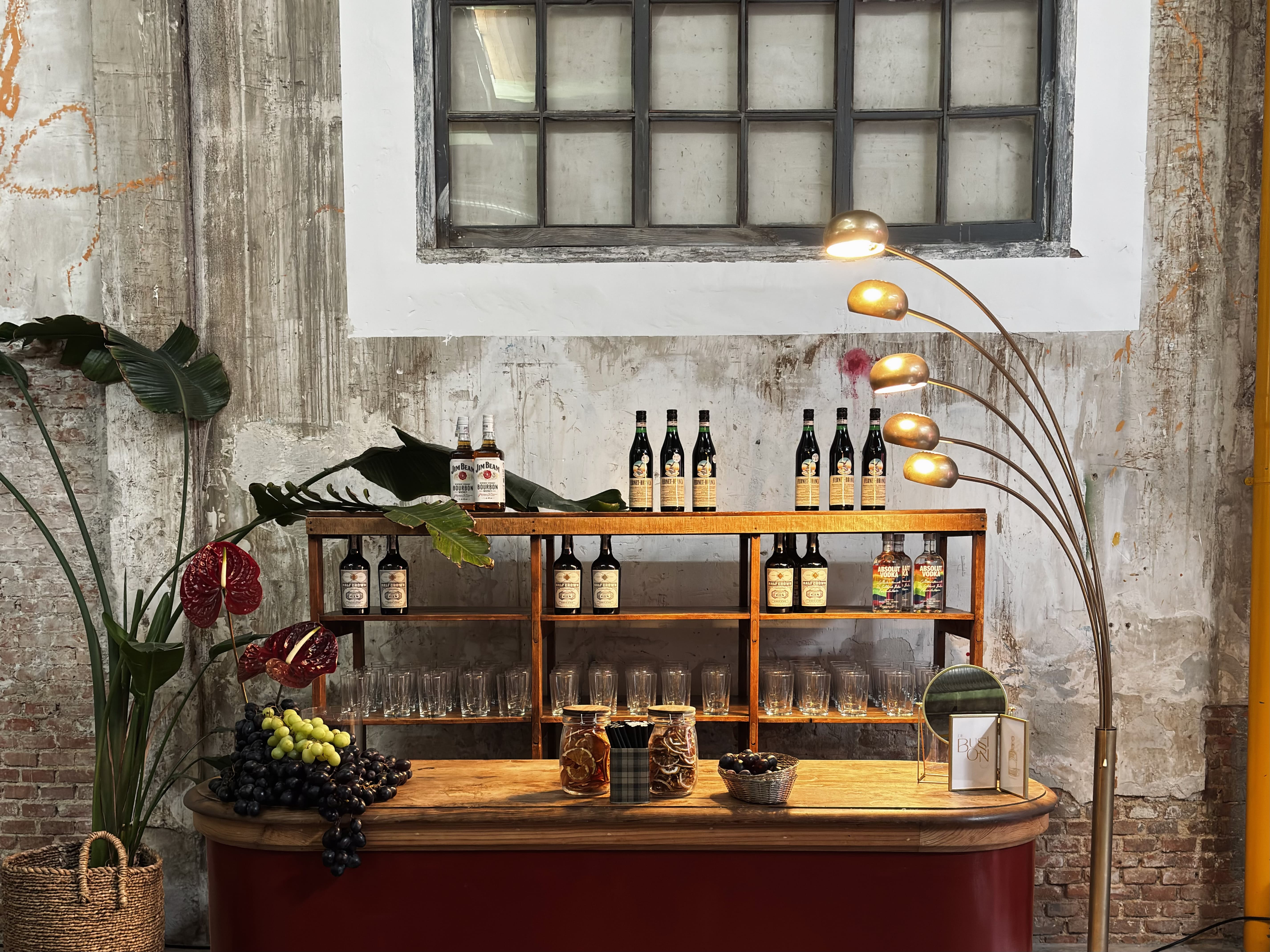 Barra libre de destilados y combinados premium para bodas en Madrid