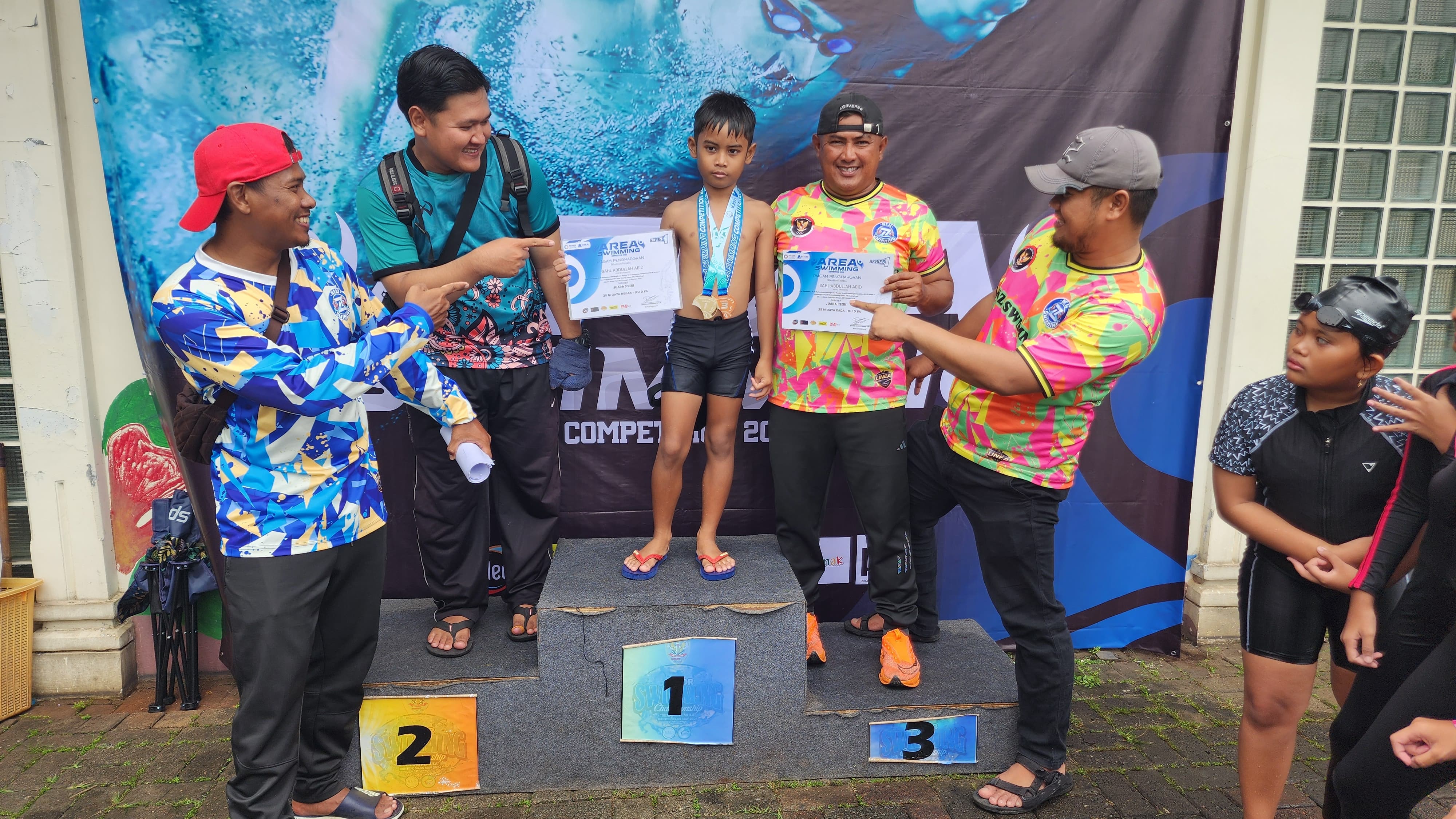 Sahl saat perlombaan renang di Grogol