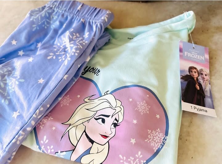 Pijama diseño Frozen de niña