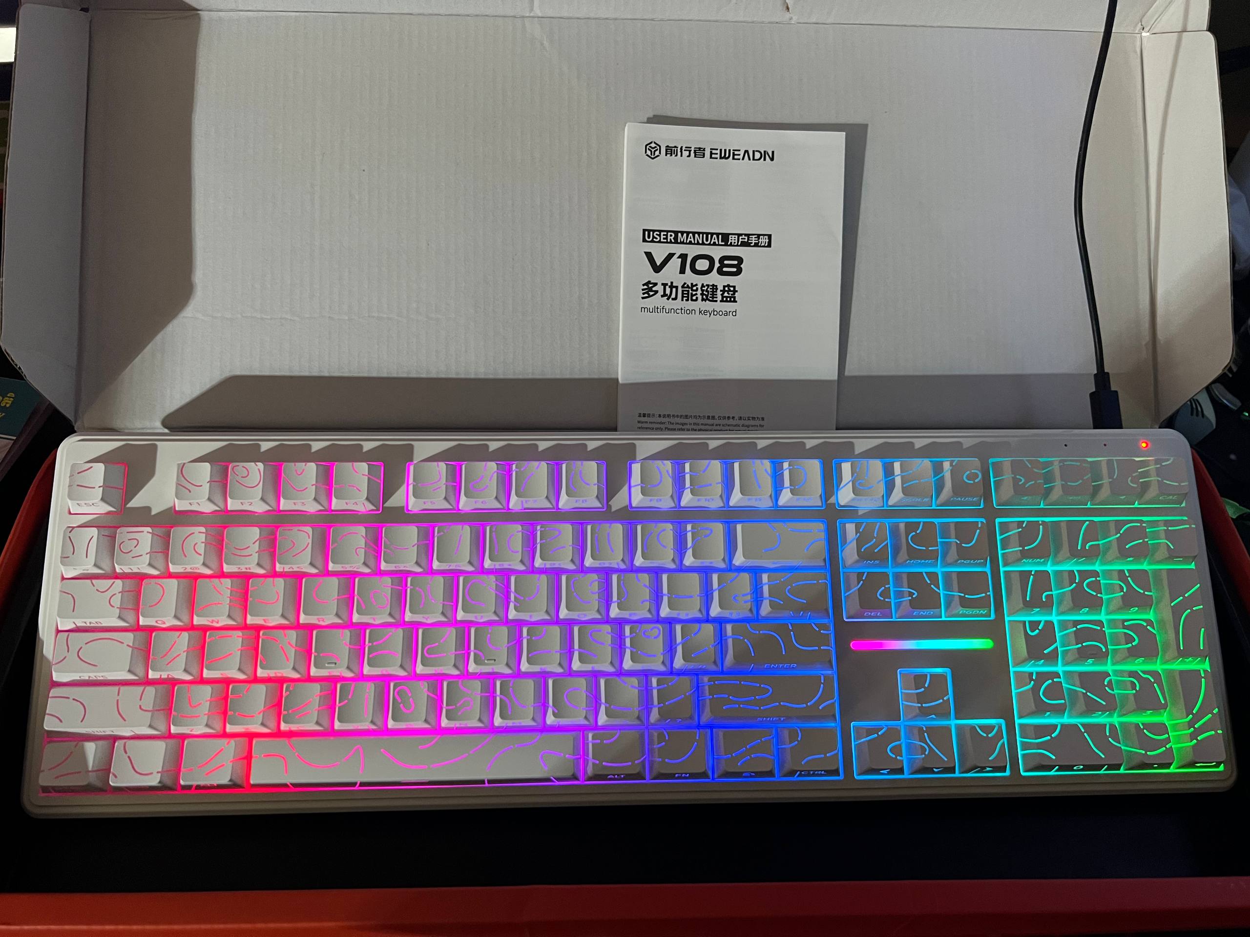 Keyboard Forrunner V108 (Free mouse)