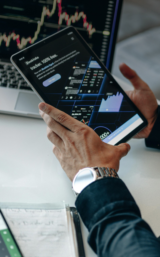 Automatizamos con inteligencia y llevamos tus procesos al siguiente nivel.