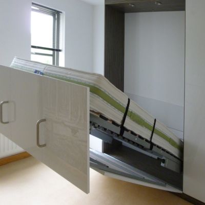 foldaway bed opening