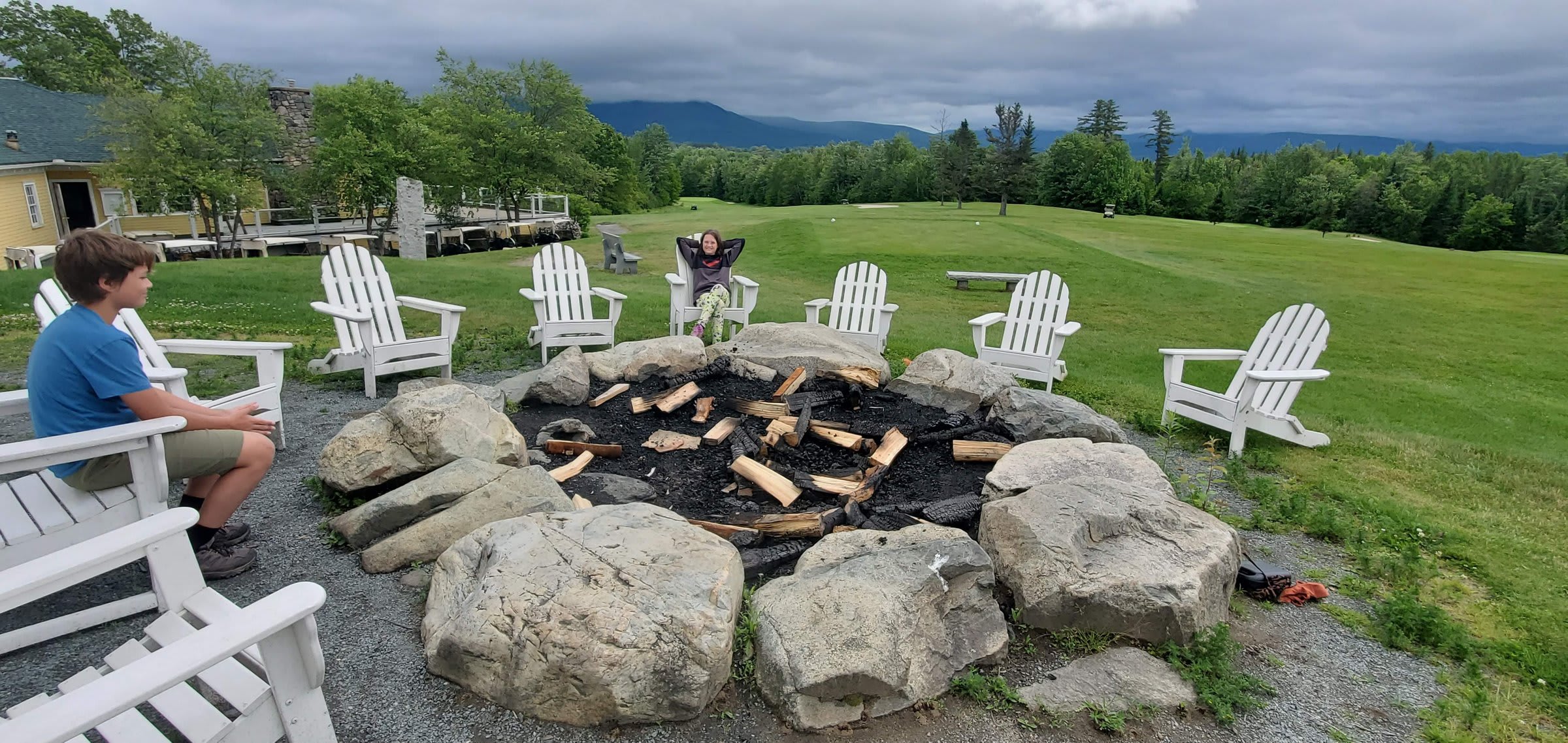 The resort grounds and golf course stretching toward the White Mountains