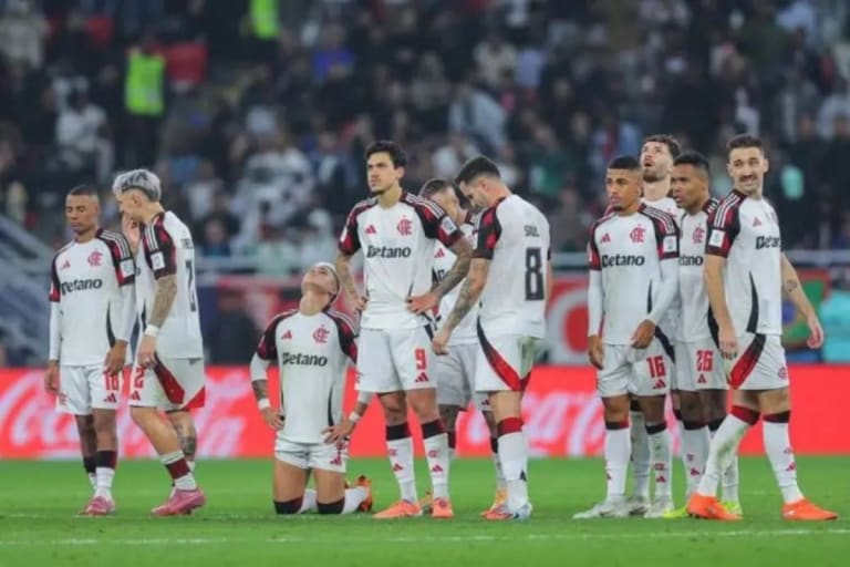 Lino critica desempenho do Flamengo após derrota para o PSG