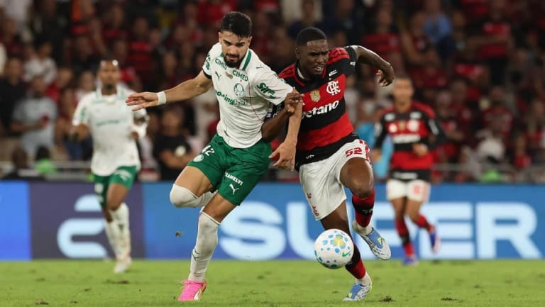 Flamengo goleia, encosta no Palmeiras e vê chances de título dispararem no Brasileirão