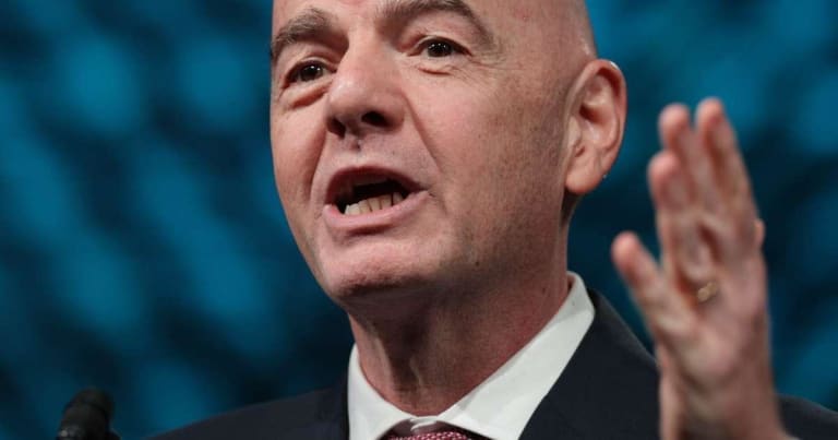 CEO da Premier League critica Infantino e exige mudanças urgentes na estrutura da Fifa
