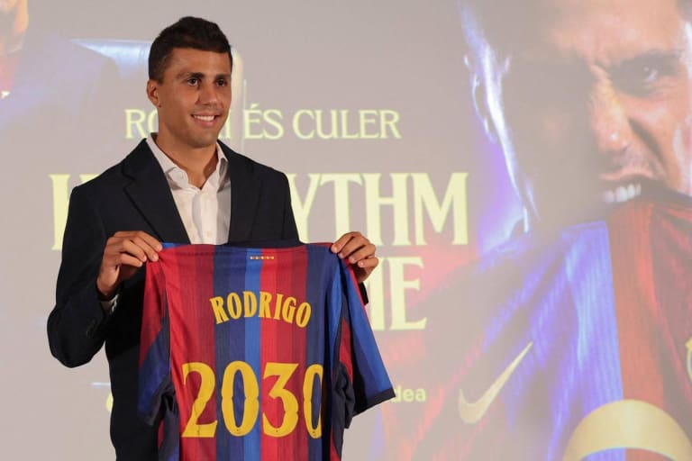 Barcelona oficializa contratação do volante Rodri, melhor jogador da Copa de 2026