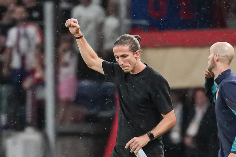 Filipe Luís estreia com vitória pelo Monaco na Conference League