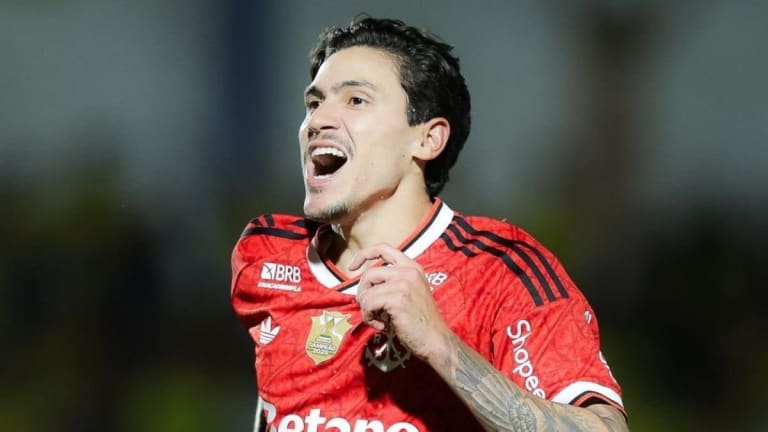 Flamengo encara Cruzeiro buscando encostar no líder Palmeiras