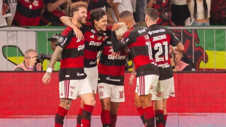 Flamengo domina seleção da Libertadores com trio em destaque