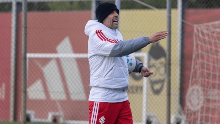 Internacional relaciona reforço Niclas Eliasson para jogo contra Atlético pelo Brasileirão